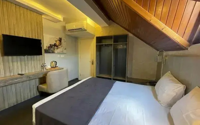 Yeni̇ Sevcan Hotel