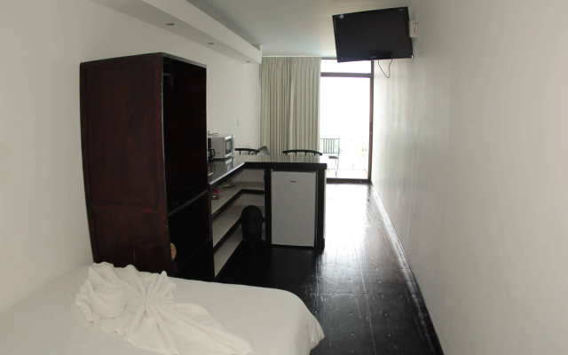 El Faro Beach Hostel