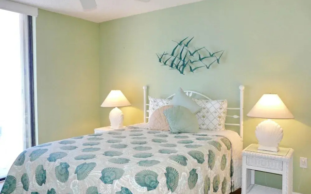 Alluring Beachfront Condo With Pool and Ocean Views