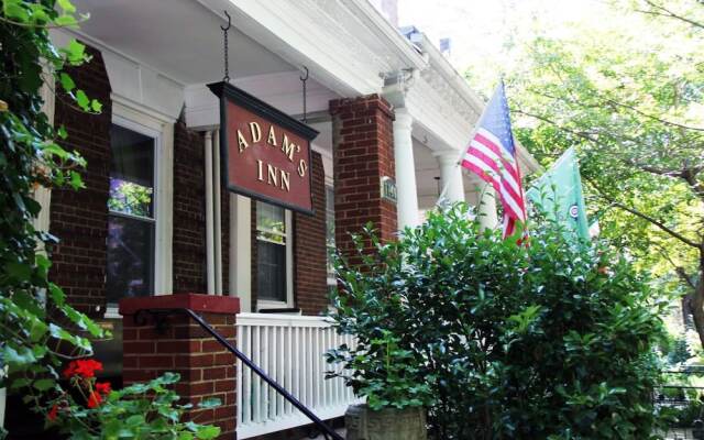 Отель Adams Inn вид на фасад