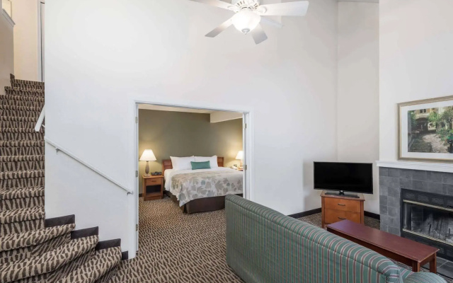 Best Western Fishkill Inn & Suites