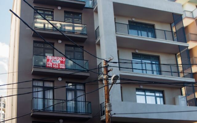 Апартаменты Hosthub Apartment On Shatberashvili Str вид на фасад