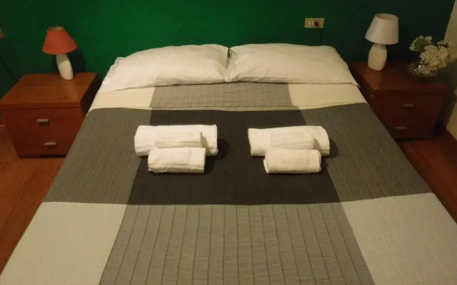 Ares Rooms