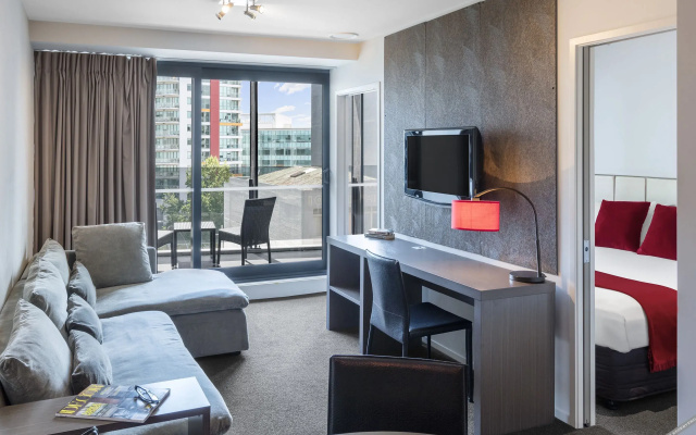 Celestion Waldorf Apartments Hotel