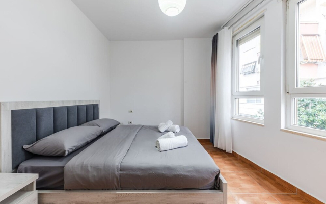 The Triple Comfort Loft Spacious 3BR in Shkod r
