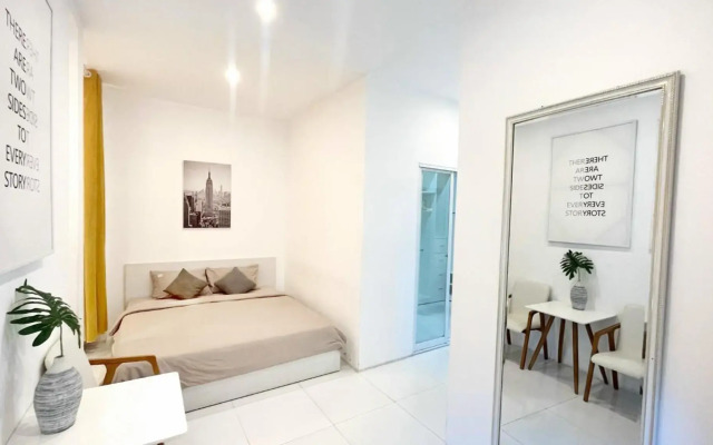 MIDMOST Villa Hotel