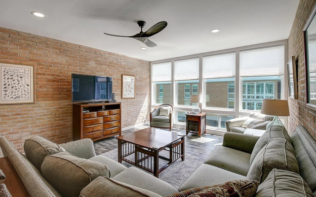 Channelview 213