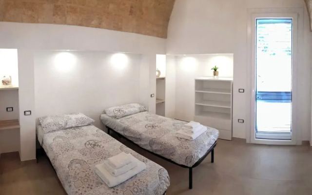 Villa Pescoluse With Pool and Sea View
