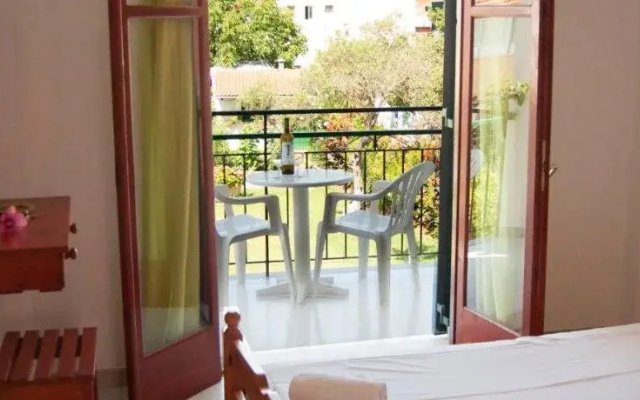 Maria's Apartments