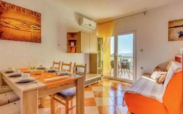 Alluring Apartment in Dramalj with Hot Tub