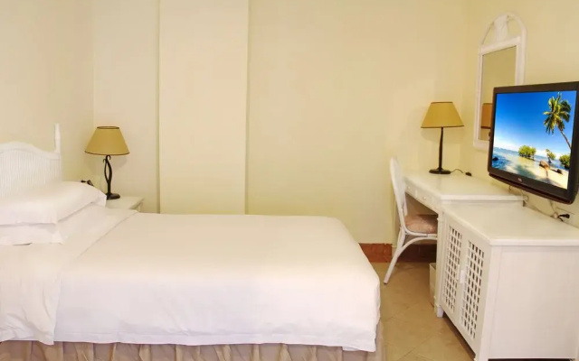 Отель Golden Phoenix Sea View