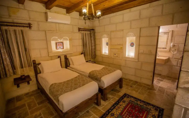 Zara Cave Hotel +10