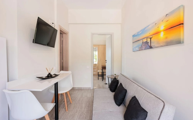 Seaview and Sunsets - Beachside Retreats
