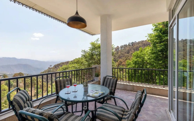 Alaya Stays Live Life 2BHK Apartment