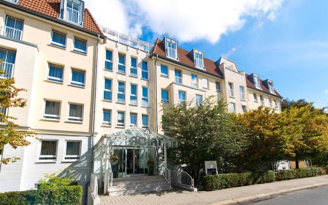 Отель ACHAT Hotel Dresden Elbufer Германия, Дрезден - 1 отзыв об отеле, цены и фото номеров - забронировать отель ACHAT Hotel Dresden Elbufer онлайн вид на фасад