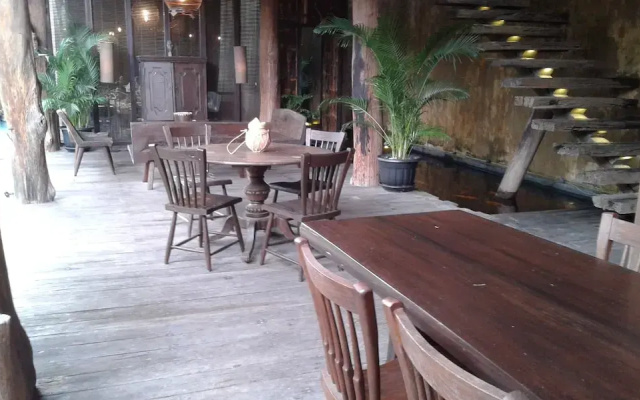 Rustic Hut in Seminyak Bali