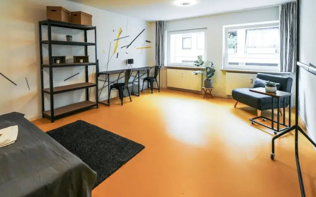 Nice and clean hostel room for 3 2C