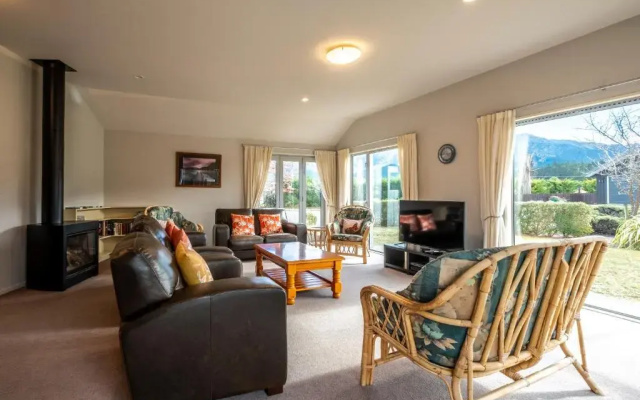 22 Tarndale Place