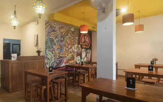 Miraa Guest House & Resto
