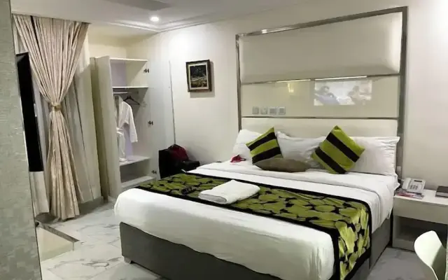 Vertus Hotel and Suites