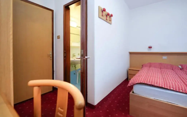 Hotel Mary