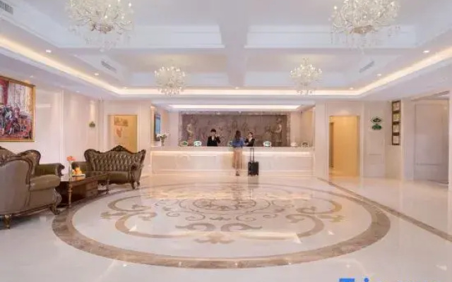 Vienna International Hotel (Water View Park Inn, Ulanhot)