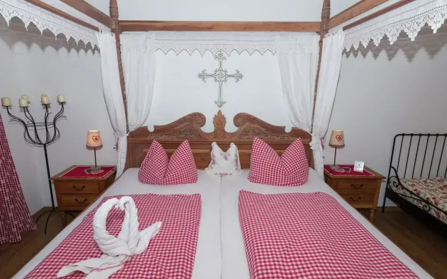 Alluring Holiday Home in Ubersee With Whirlpool