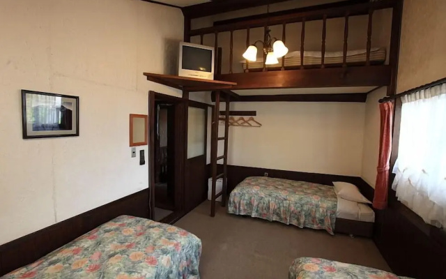 Lodge Karunaju