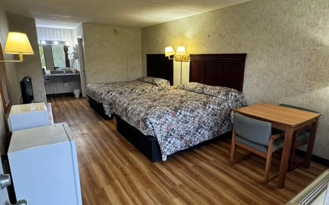 Riverfront Lodge