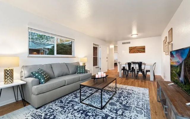 Urban Oasis Near Old Town & Pvh – Dog Friendly!