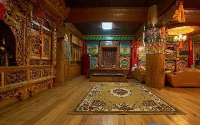 Shangri-La Pond Pine Forest Card Homestay