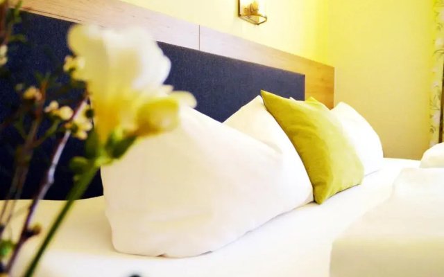 Hotel Grader