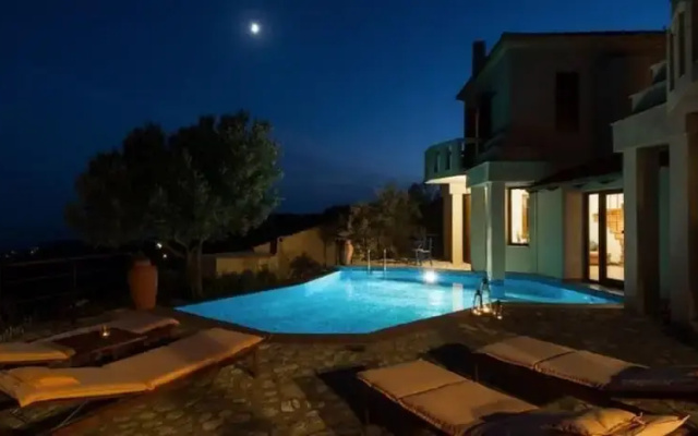 Poikilma Alonissos Villas Villa Thalassa 125m2