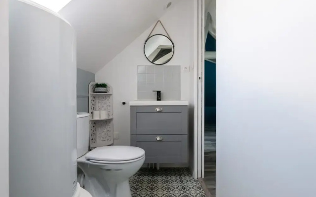 Chic Apartment Near City Center