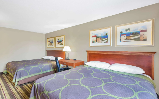 Super 8 by Wyndham Tilton/Lake Winnipesaukee