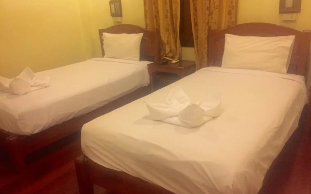 Lan Kham Riverside Hotel