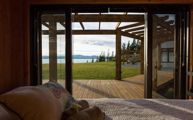 Mt Cook Lakeside Retreat