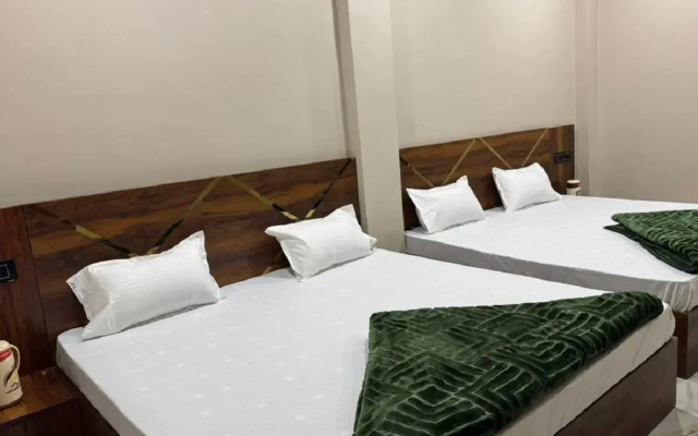 Capital O 14489 Hotel Aryan