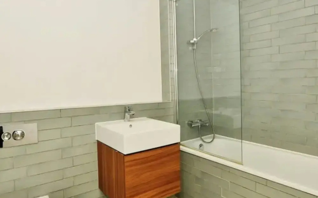 Sleek 2 Bedroom Apartment - Sofa-bed - Ashford
