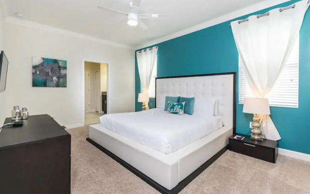 Large Home W/private Pool, Near Disney Sleeps 22