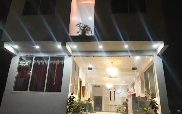 Shri Dham Hotel And Resort