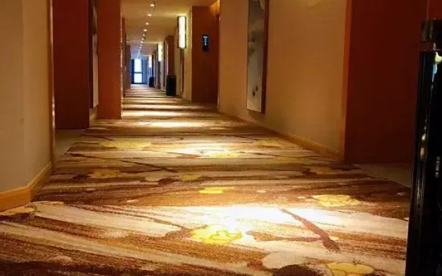 Huatailin Hotel
