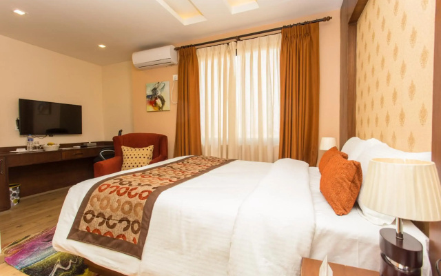 Yatri Suites and Spa
