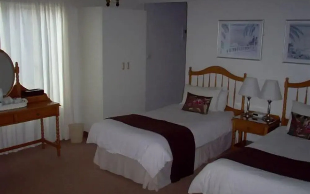 Everglades Hotel