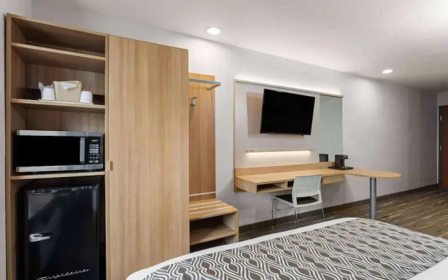 Microtel Inns And Suites Zephyrhills