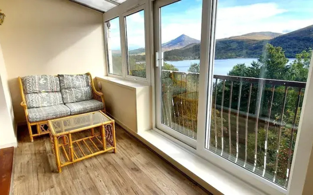 Loch Rannoch Highland Club Red Squirrel Lodge 02