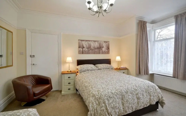 Brightwater Ground Floor Apartment up to 6 Guests