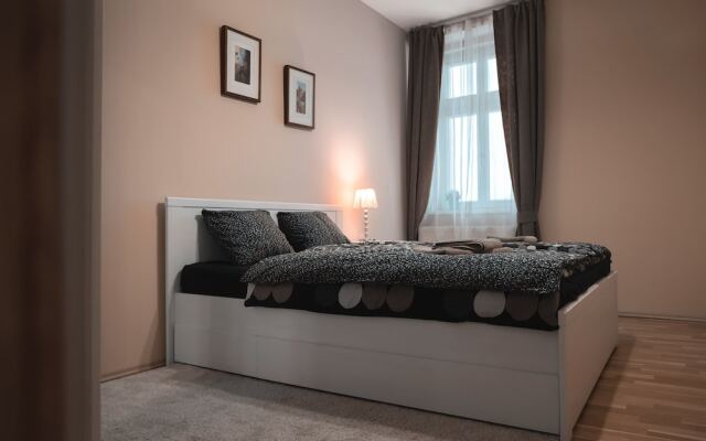 Апартаменты Apartment for 10 Guests Top Center of Prague комната для гостей