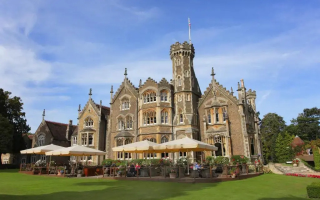 Oakley Court