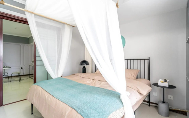 Locals Apartment House 20